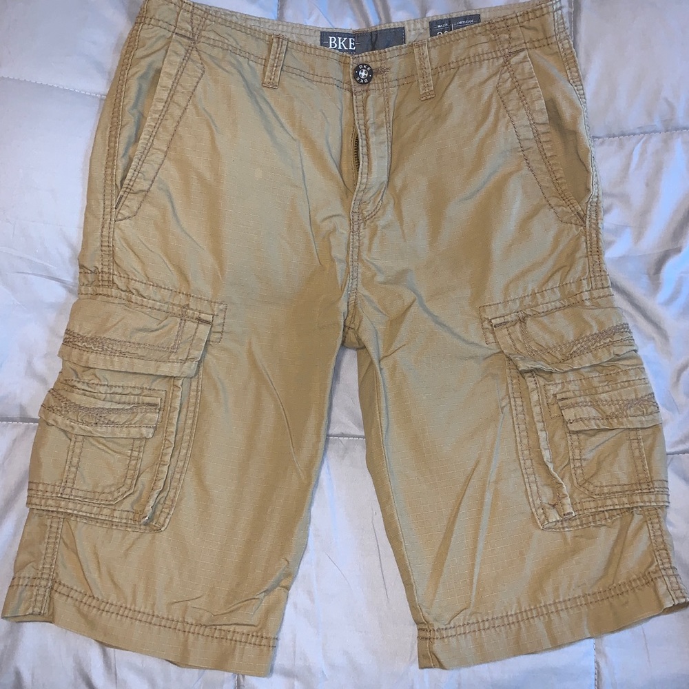 Buckle BKE Men Tan Cargo Shorts Sz 30